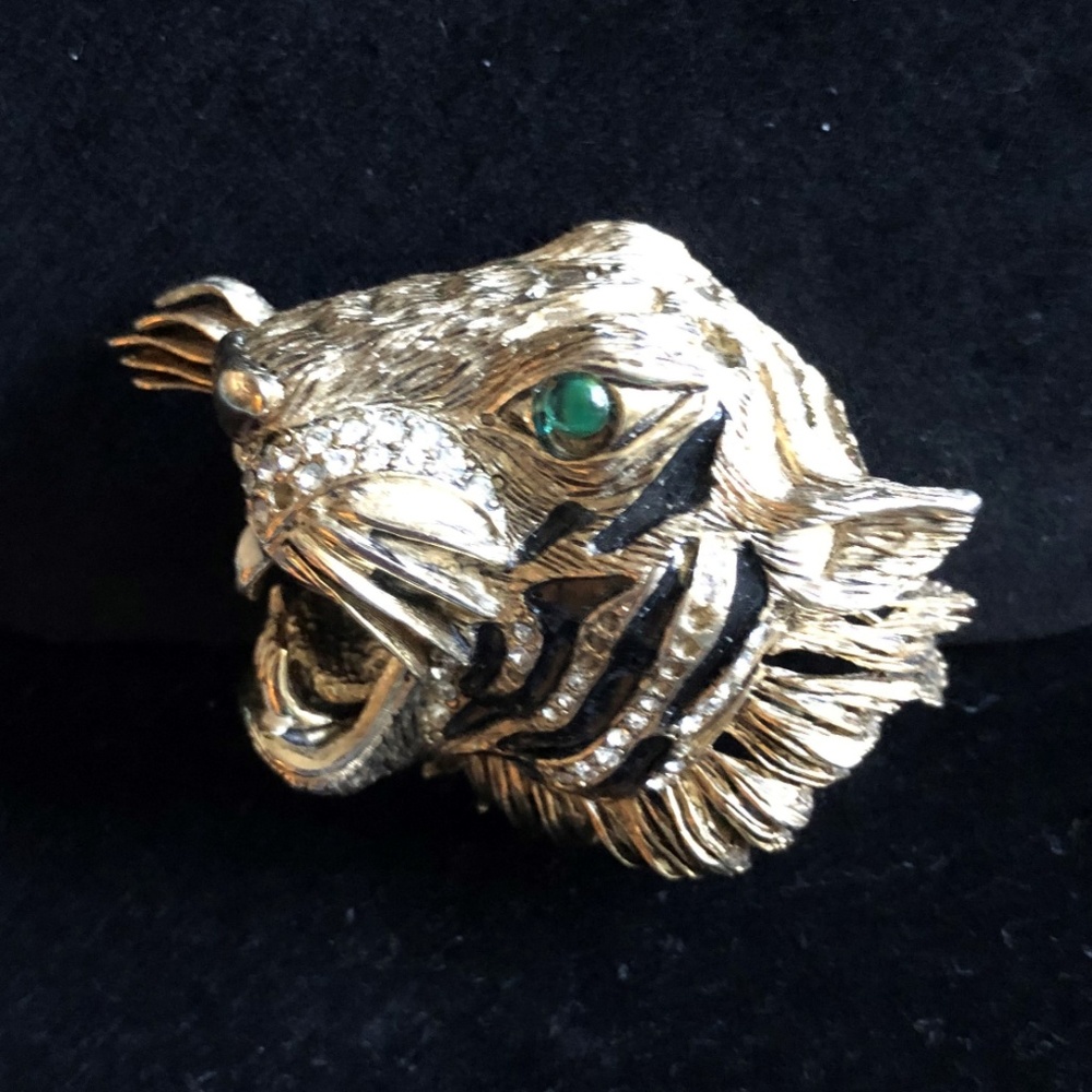 Cougar (Tiger)? Gold Tone Pin